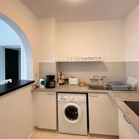 شقة 1st Class Location With Sea&pool View