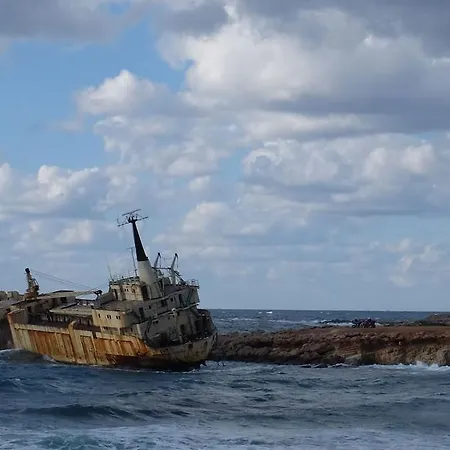 1st Class Location With Sea&pool View شقة بافوس